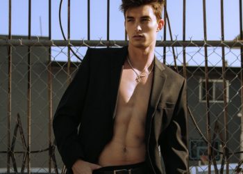 Meet Cade Parker: A Fashion Model Who Runs a Successful Social Media Advertising Business